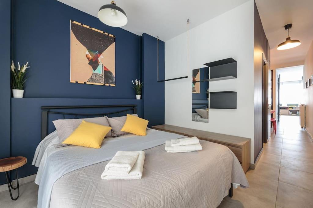 Home Cinema At The Center Of Salonic Exterior foto