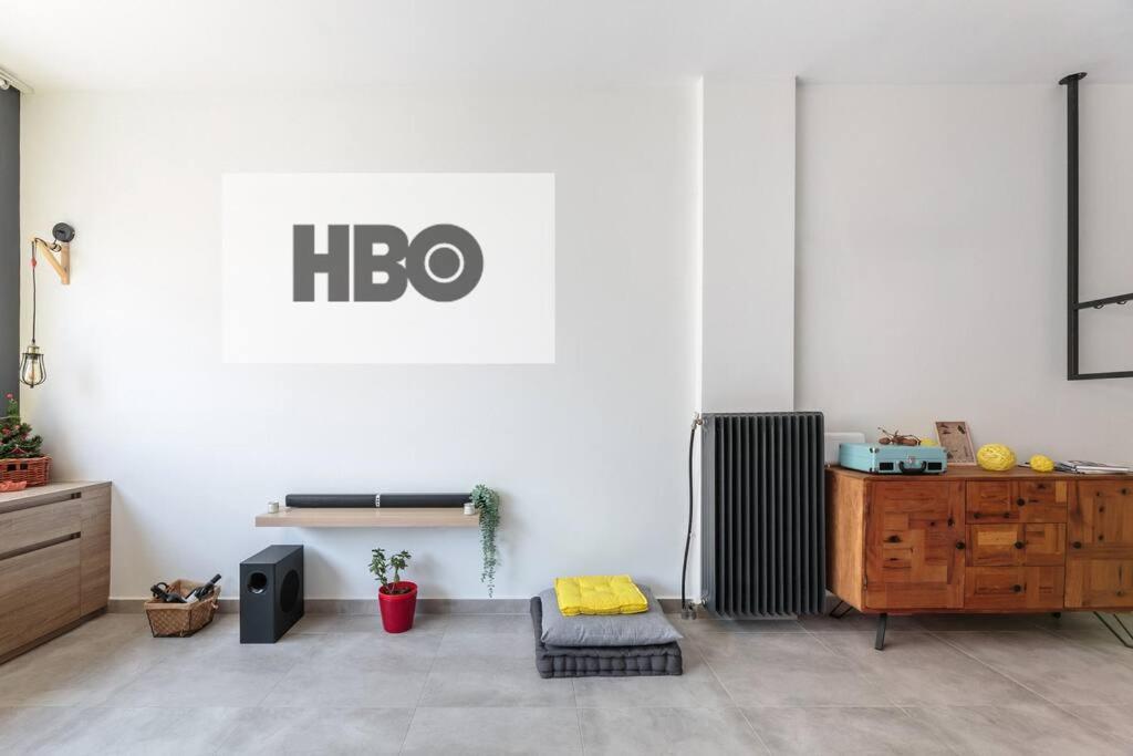 Home Cinema At The Center Of Salonic Exterior foto